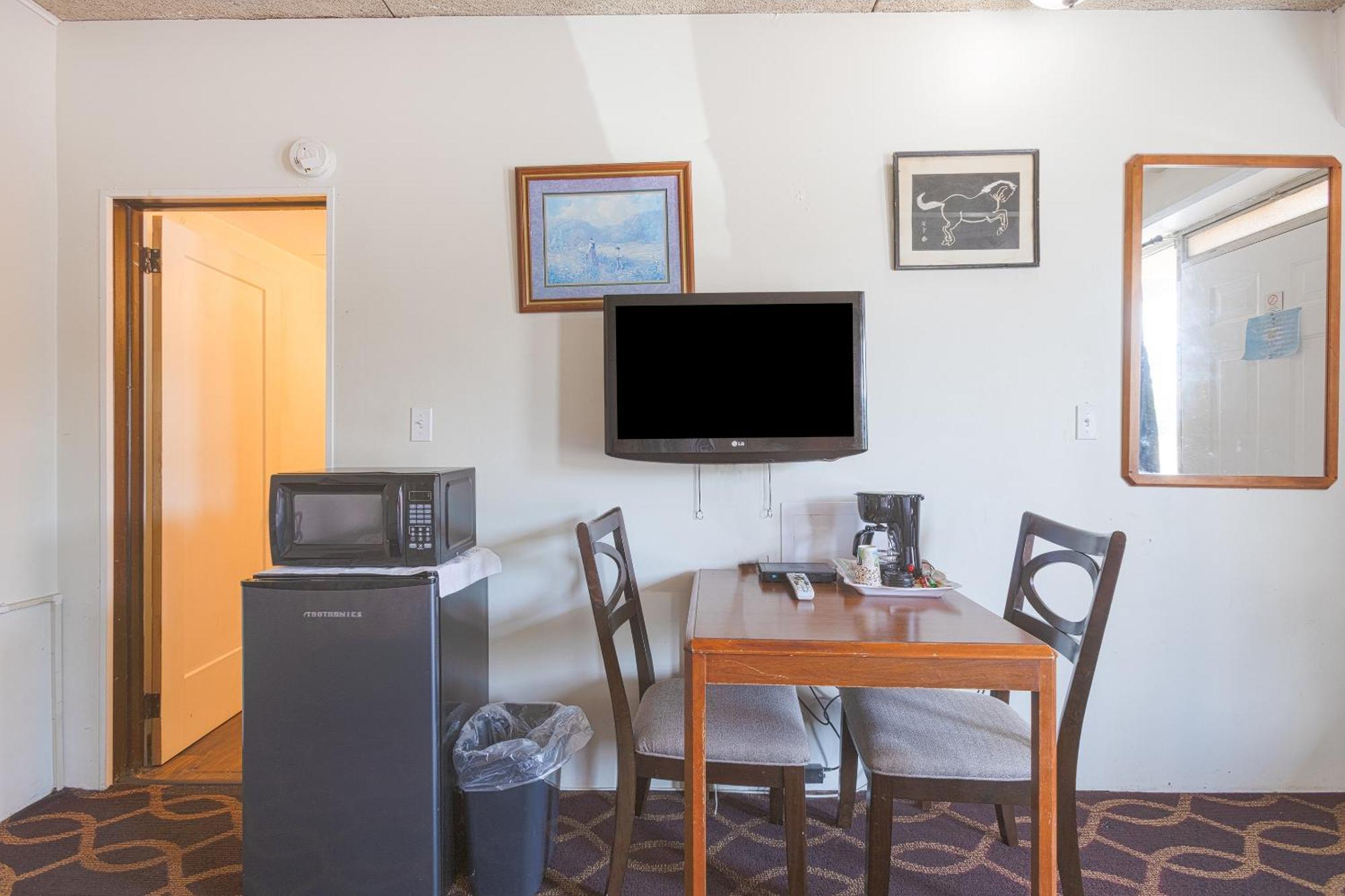 Sonrise Inn Lincoln Hwy By Oyo Breezewood Eksteriør bilde