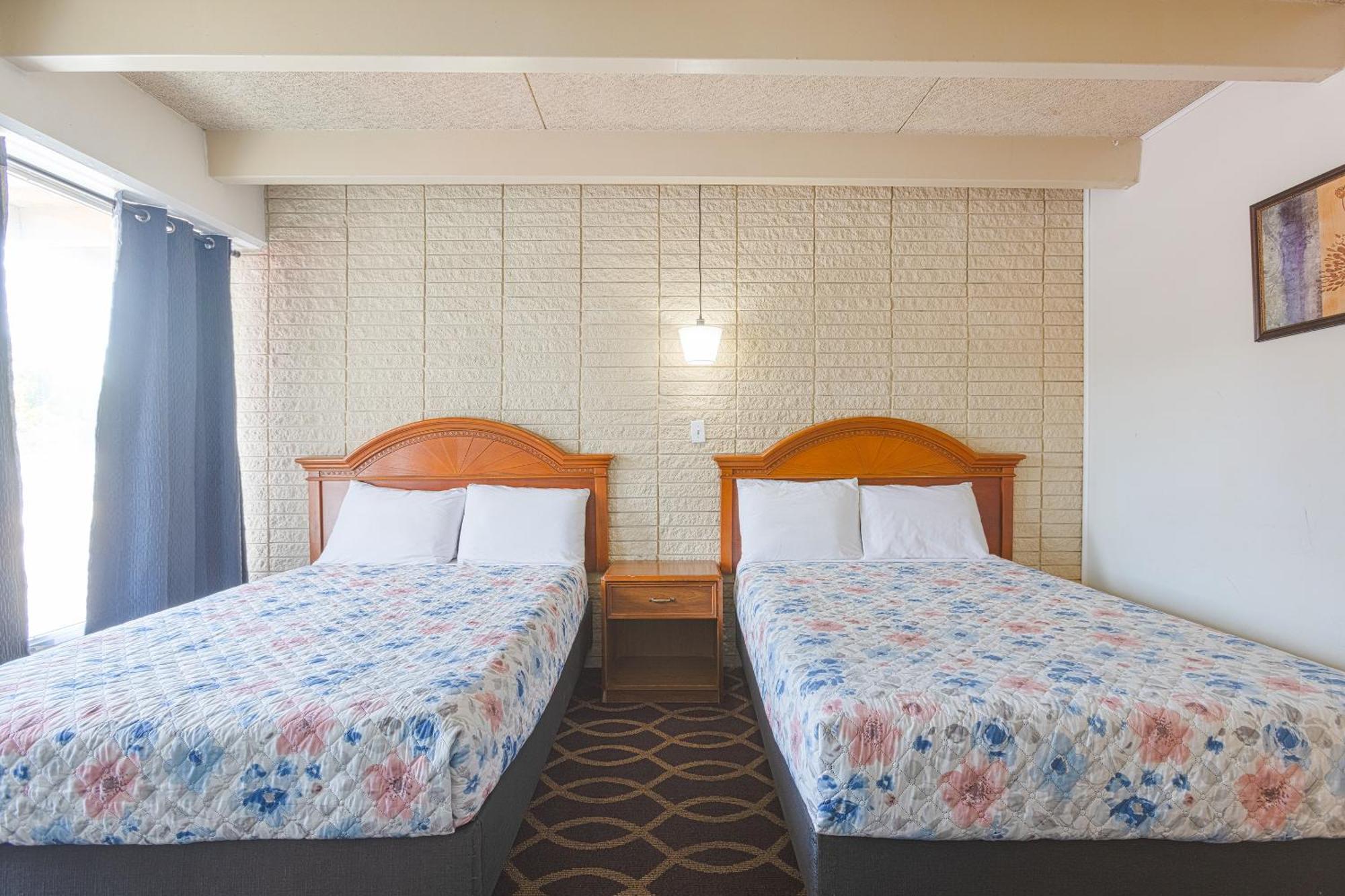 Sonrise Inn Lincoln Hwy By Oyo Breezewood Eksteriør bilde