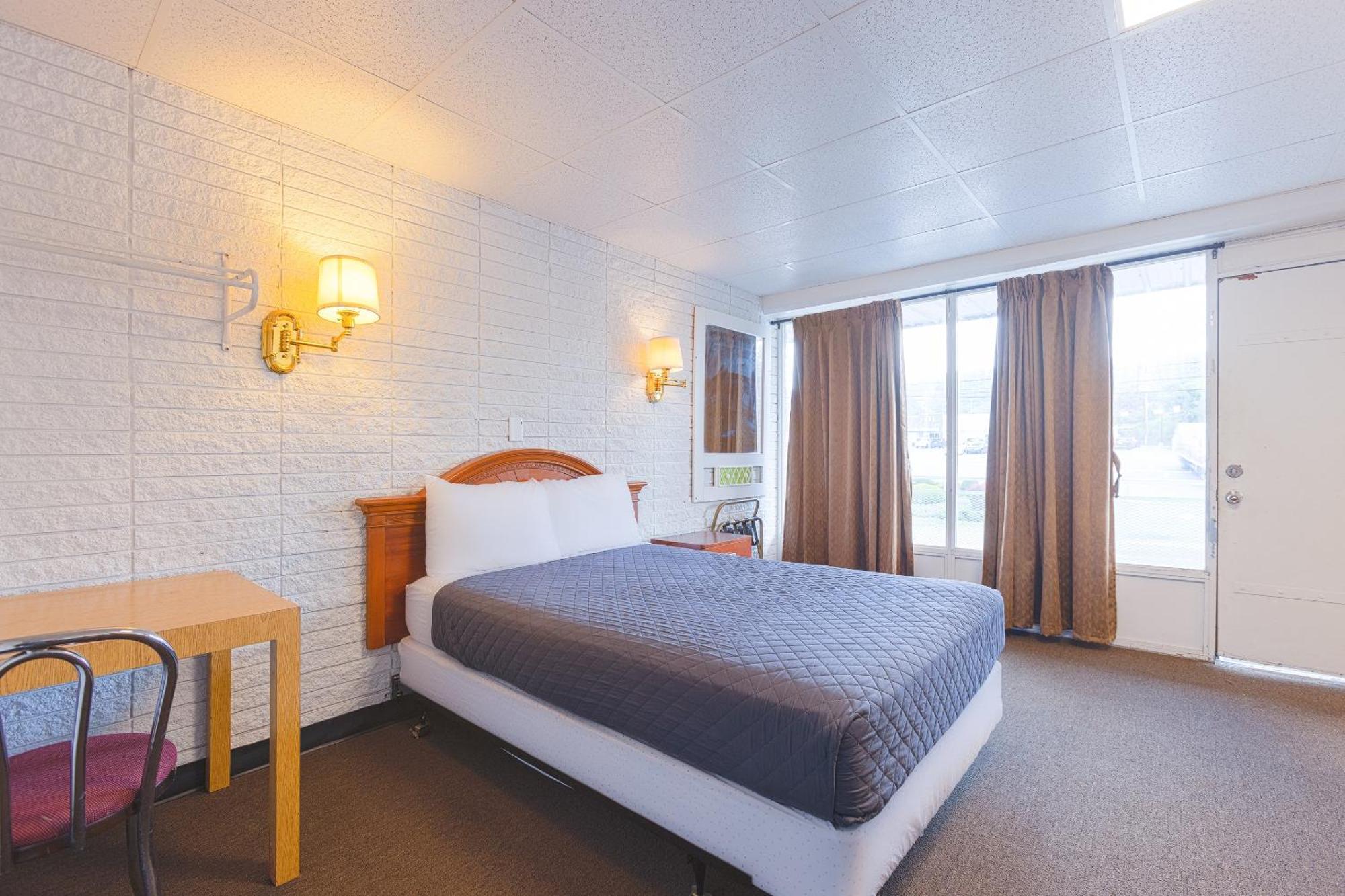 Sonrise Inn Lincoln Hwy By Oyo Breezewood Eksteriør bilde