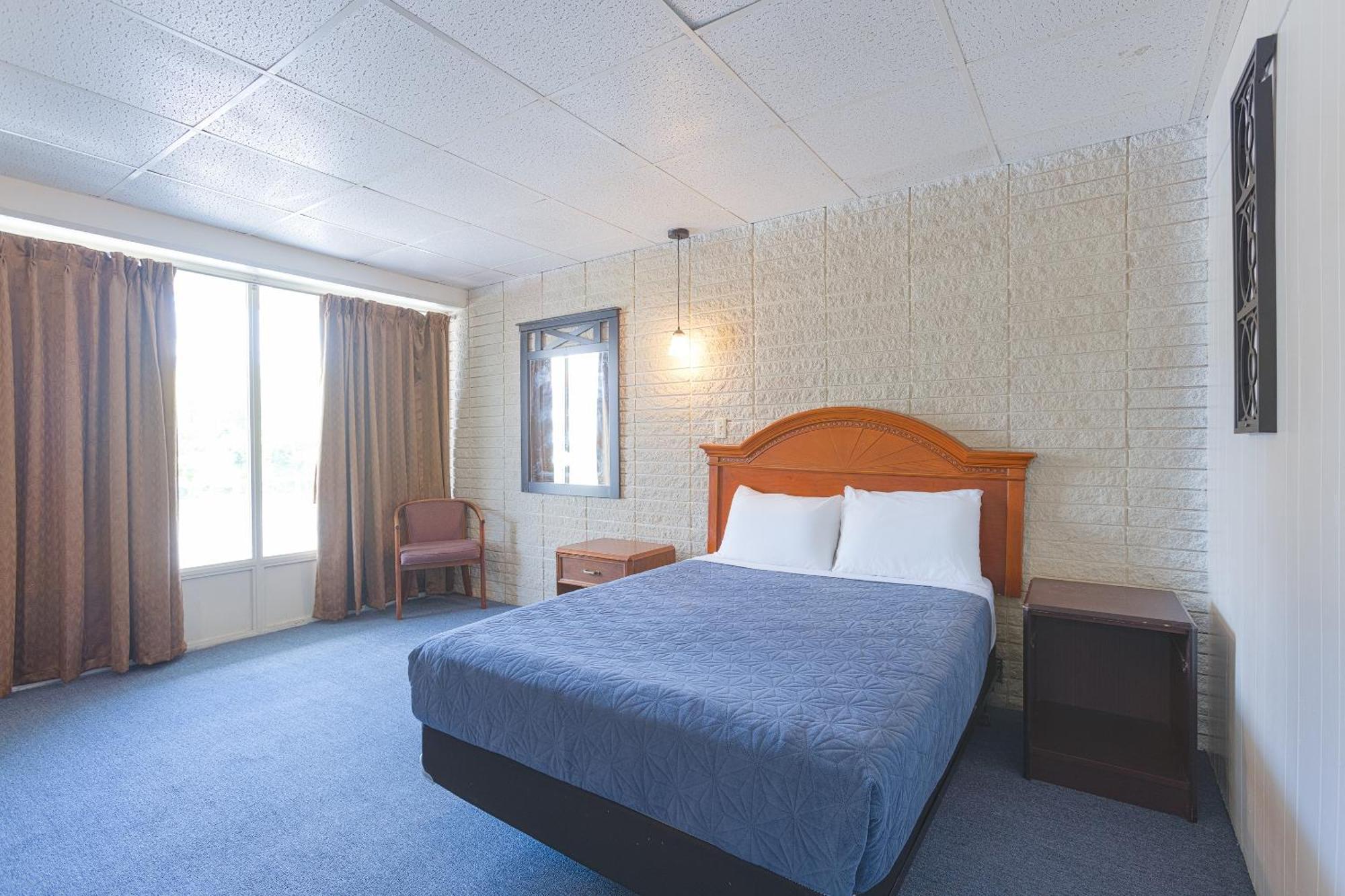Sonrise Inn Lincoln Hwy By Oyo Breezewood Eksteriør bilde