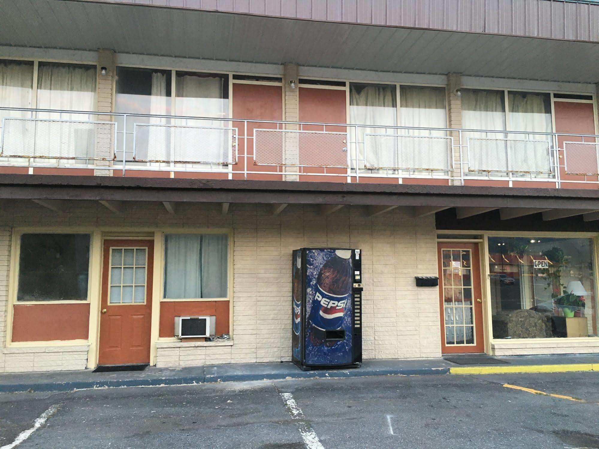 Sonrise Inn Lincoln Hwy By Oyo Breezewood Eksteriør bilde