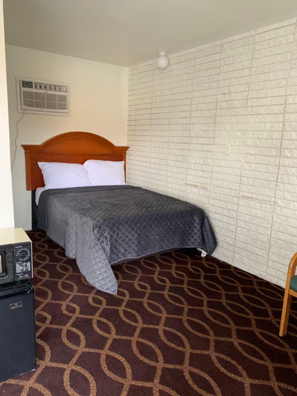 Sonrise Inn Lincoln Hwy By Oyo Breezewood Eksteriør bilde